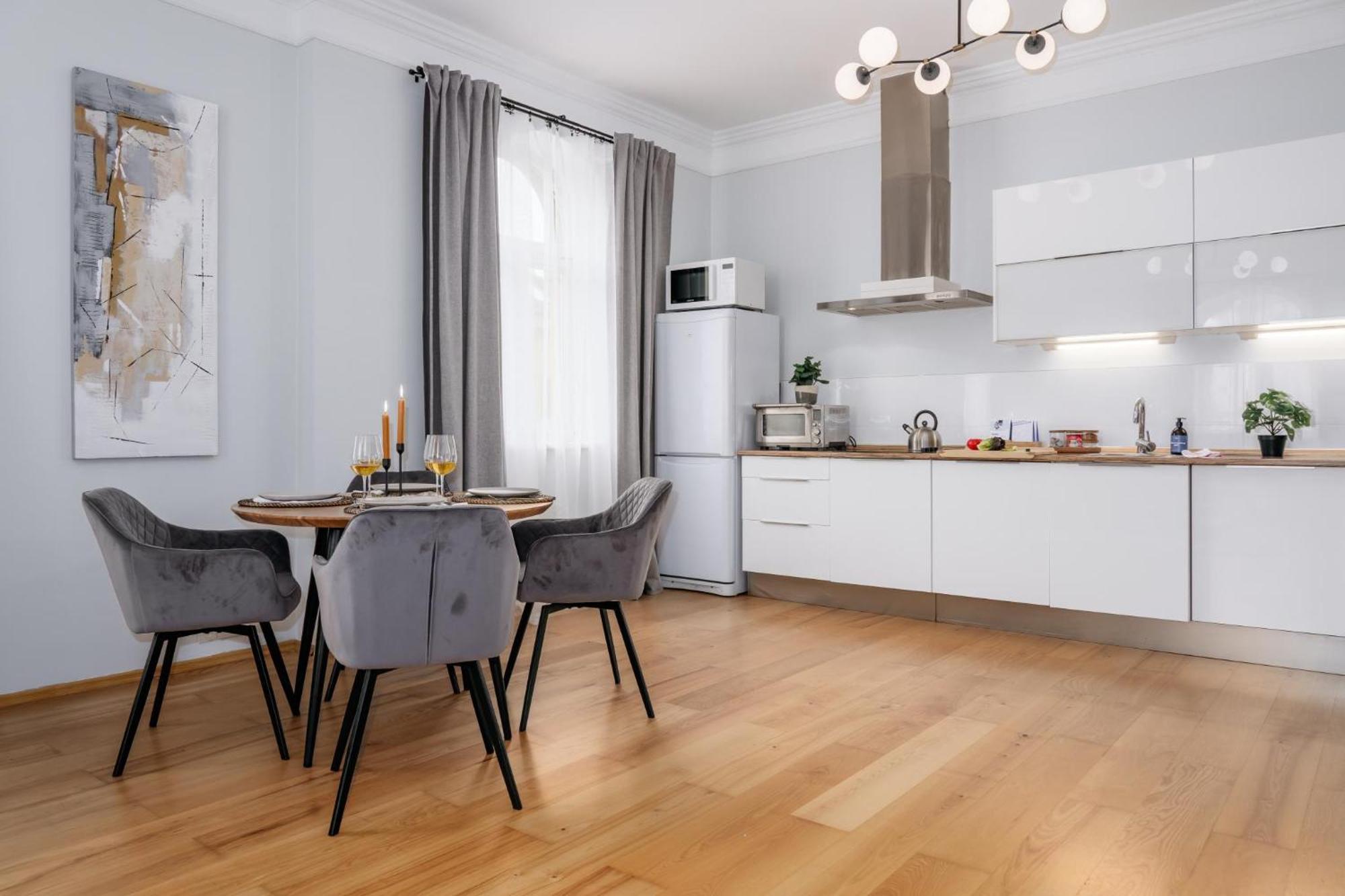 Days - 1bdr - Fireplace - Ac * Praga